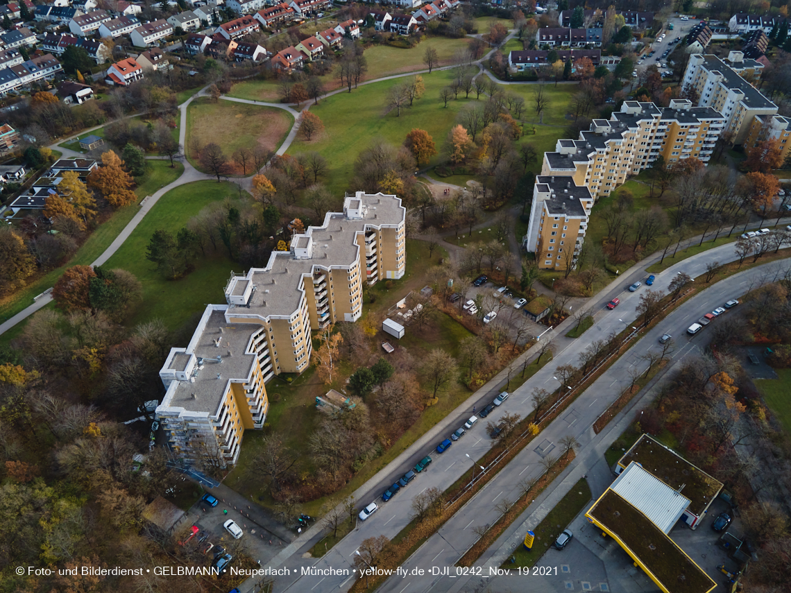 19.11.2021 - Luftbilder von der Baustelle Karl-Marx-Ring 53-57c in Neuperlach